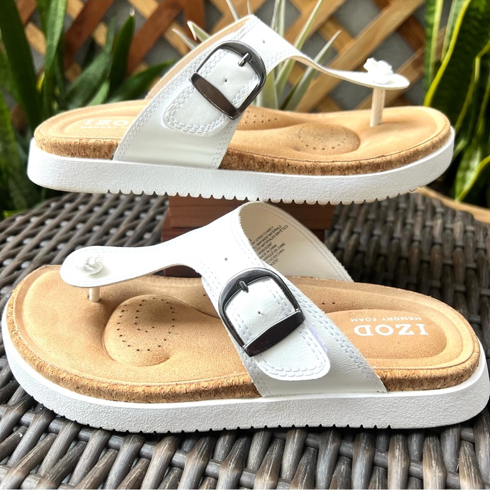 IZOD Women’s Adjustable Straps in size 6M
